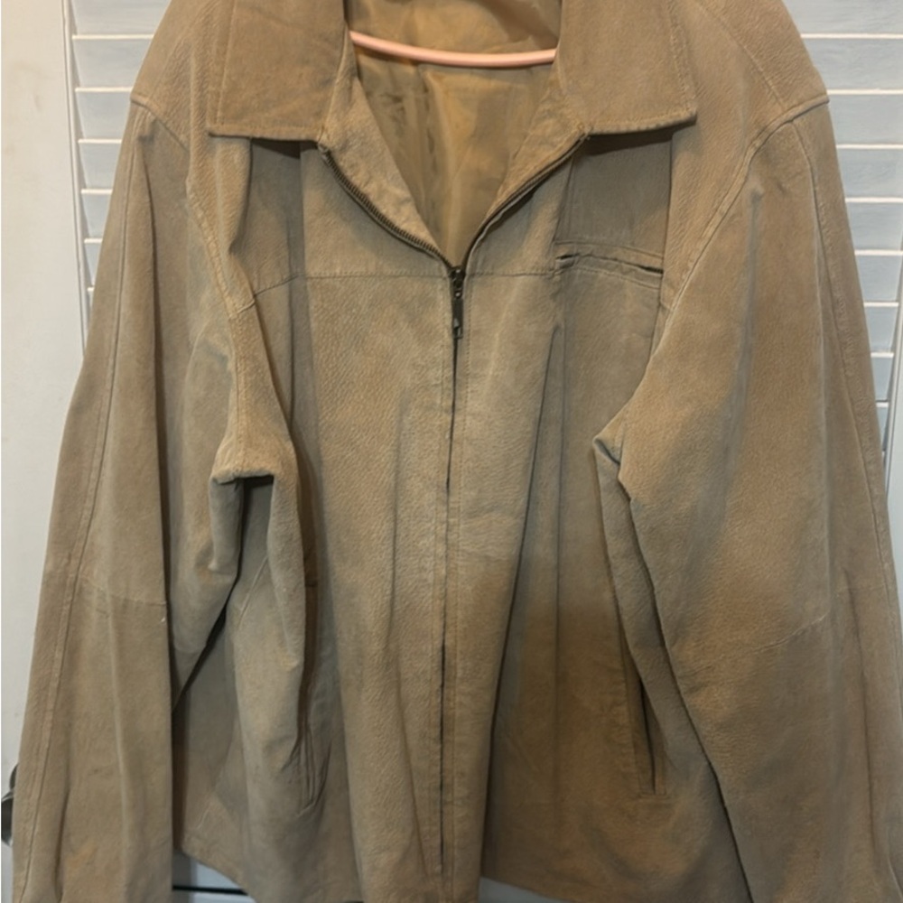 Men’s tan suede jacket